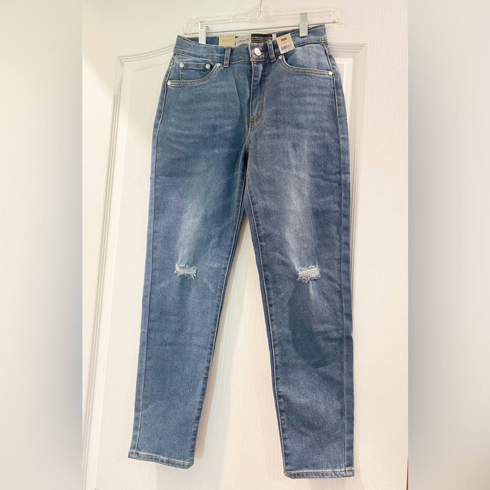 Levi’s Mini Mom jeans